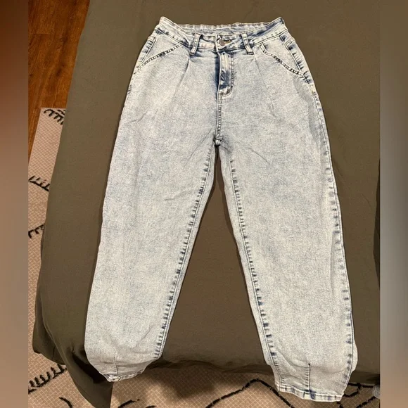 Acid Wash/Vintage-Like Blue Women's Jeans - Picture 1 of 4